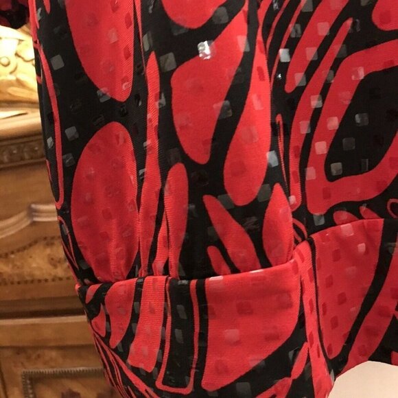 FASHION BUG, Size Large. Embellished Top. 1 Flared Sleeve. 1 Strap. Flirty. B11 - Picture 4 of 7